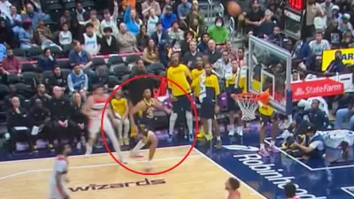Tony Bradley shooting a shot