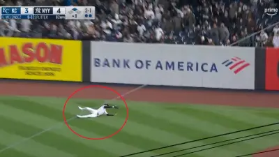 Cody Bellinger dives for a ball