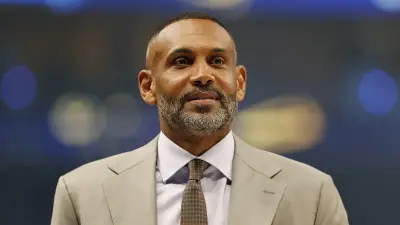 Grant Hill looking on