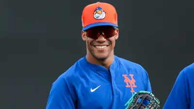 Juan Soto in sunglasses and hat