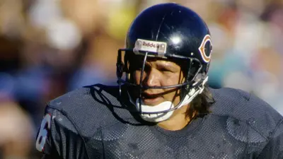 Steve McMichael in a Bears helmet