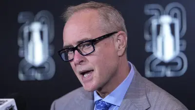 Paul Maurice at a press conference