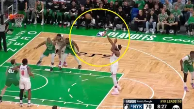 Mitchell Robinson shooting a free throw