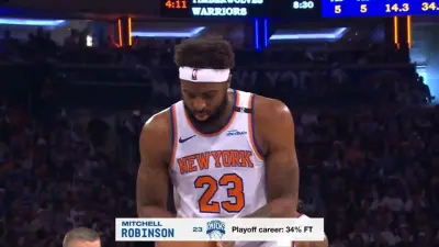 Mitchell Robinson at the free throw line