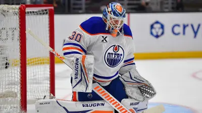 Calvin Pickard in net