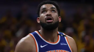 Karl-Anthony Towns looks up