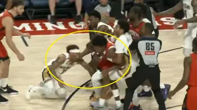 Amen Thompson and Jose Alvarado getting into a fight